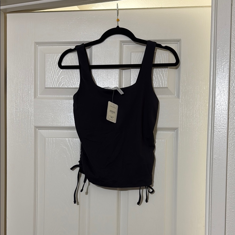 Fabletics cropped tank with built in bra